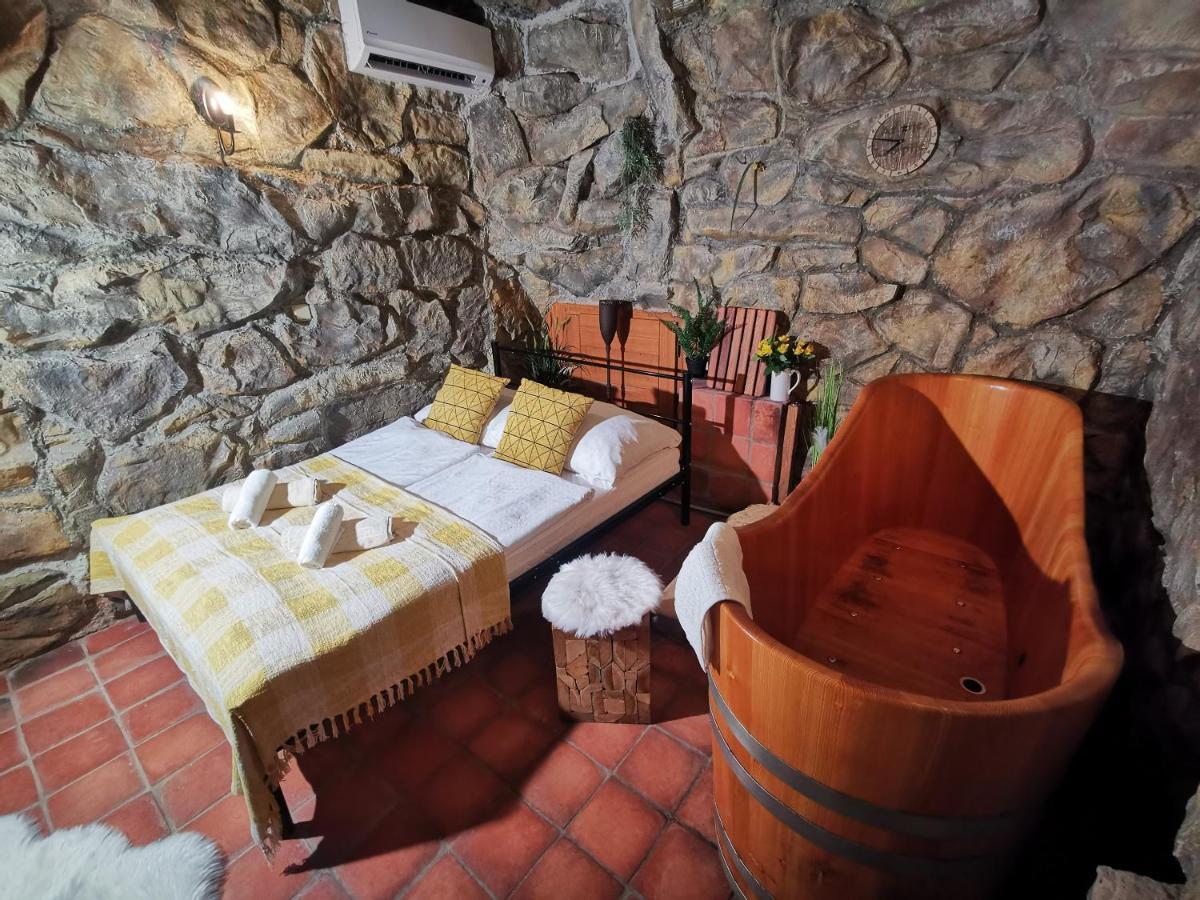 Hotel U Cisare Iii. Mělník Esterno foto
